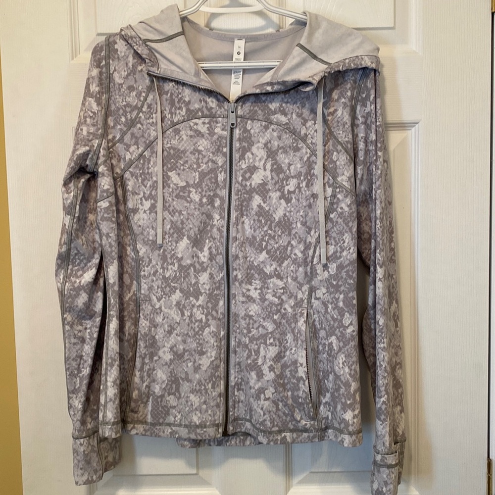 NWOT Lululemon Hooded Define Jacket Nulu
